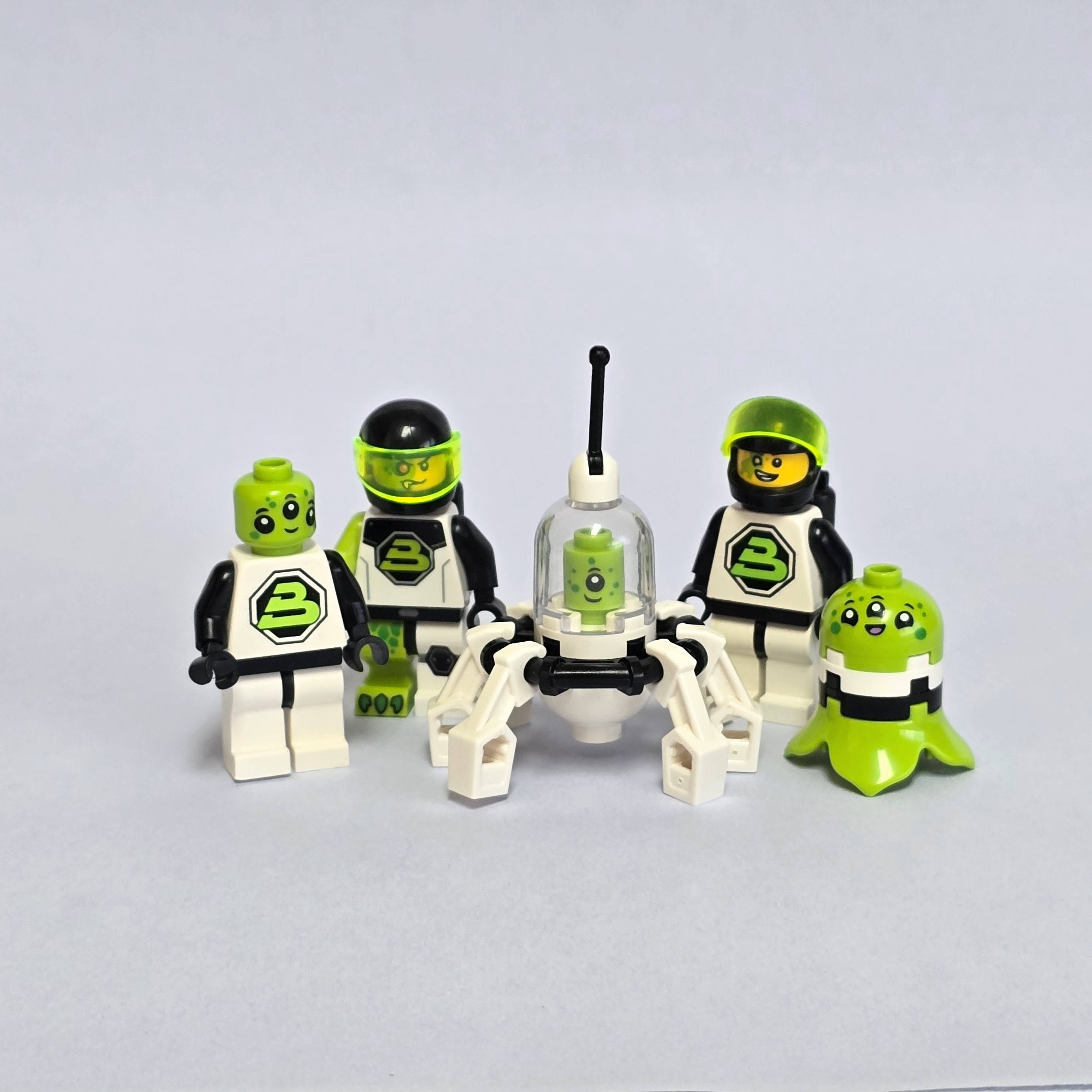 Lego Blacktron II alien crew, created by Alex Lyman