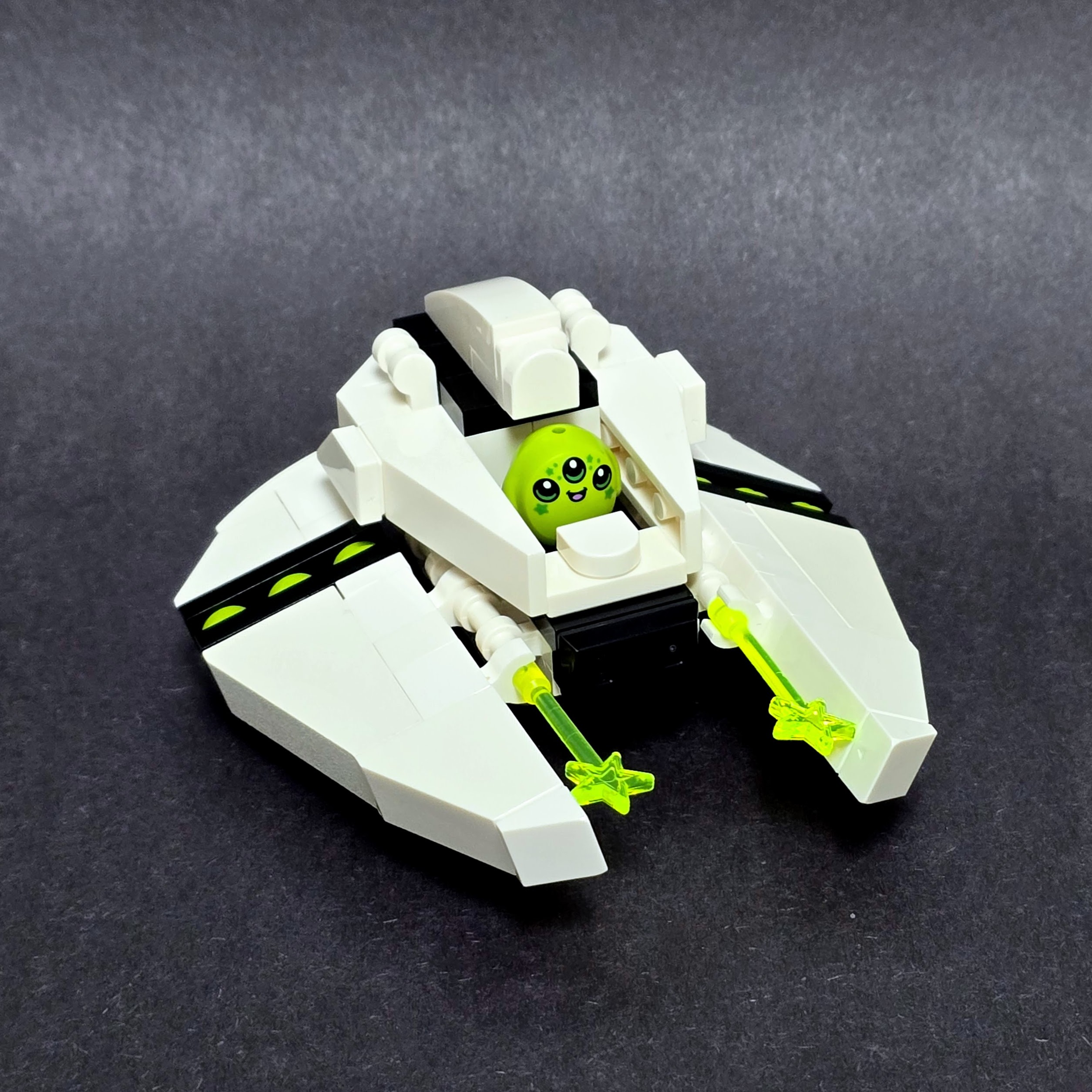 Lego Blacktron II spaceship, created by Alex Lyman